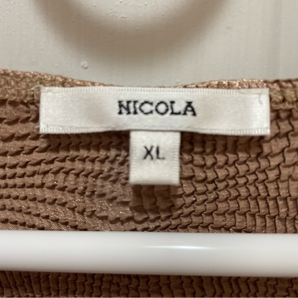 NICOLA Gold Fitted Ribbed Tank Top - Picture 4 of 8